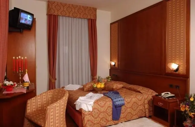 Family Oda (5 Adults)