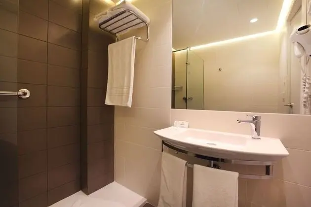 Oda, Manzaralı (3 Adults)