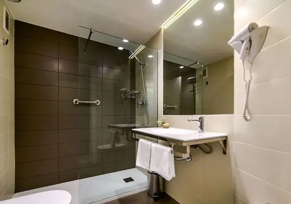 Oda, Manzaralı (3 Adults)