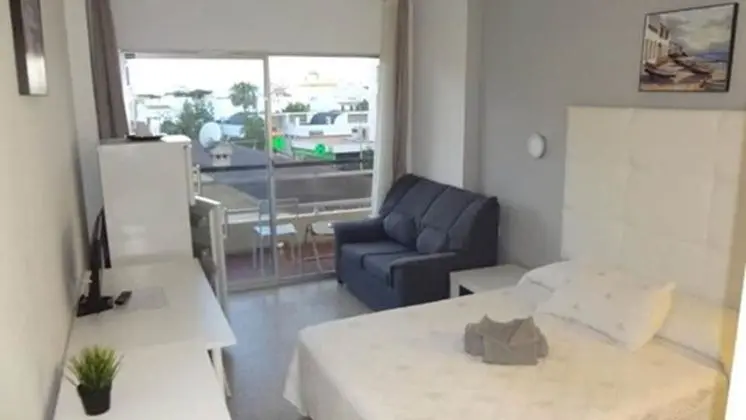 Tek Büyük veya İki Ayrı Yataklı Oda, Teras