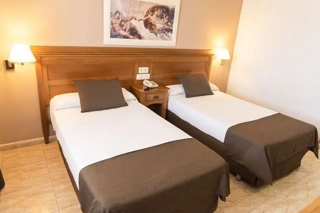 Tek Büyük veya İki Ayrı Yataklı Oda