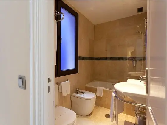 Standard Üç Kişilik Oda