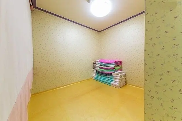Family Oda (Traditional Ondol Room)