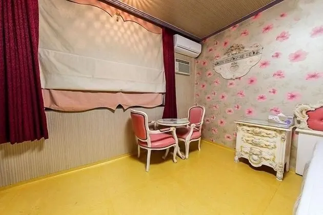 Family Oda (Traditional Ondol Room)