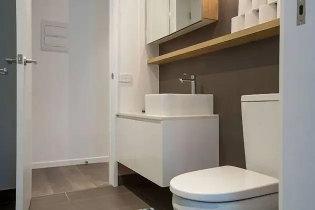 Apart Daire, 2 Yatak Odası, Mutfak, Köşe