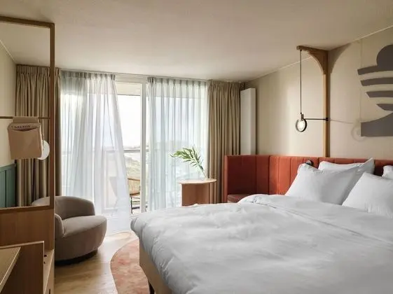 Design Tek Büyük Yataklı Oda, 1 En Büyük (King) Boy Yatak, Deniz Manzaralı