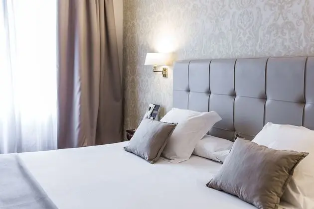 Superior Büyük Yataklı Tek Kişilik Oda, Şehir Manzaralı