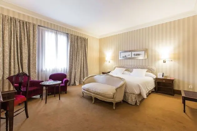 Superior Büyük Yataklı Tek Kişilik Oda, Şehir Manzaralı