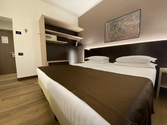 Classic Tek Büyük veya İki Ayrı Yataklı Oda