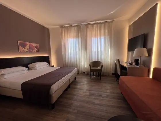 Classic Üç Kişilik Oda