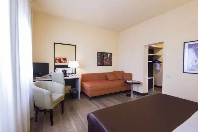 Classic Üç Kişilik Oda