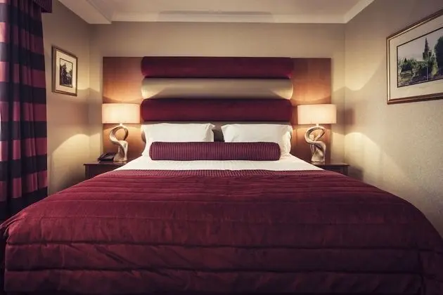 Club Oda, 1 En Büyük (King) Boy Yatak, Balkon, Şehir Manzaralı