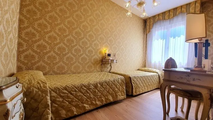 Classic İki Ayrı Yataklı Oda