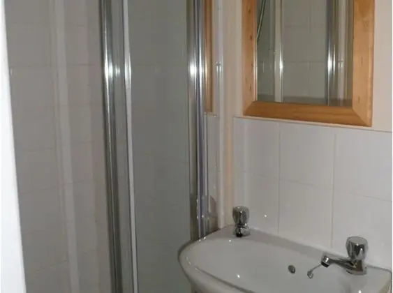 Tek Kişilik Oda, Ortak Banyo