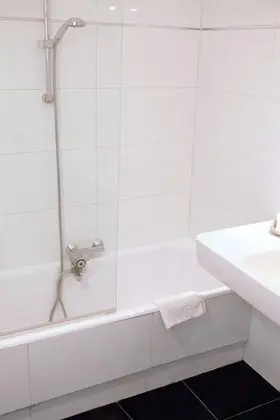 Standard Tek Büyük veya İki Ayrı Yataklı Oda, Engellilere Uygun, Şehir Manzaralı (STVV)