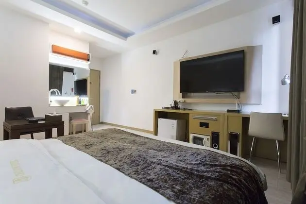 Deluxe Tek Büyük Yataklı Oda