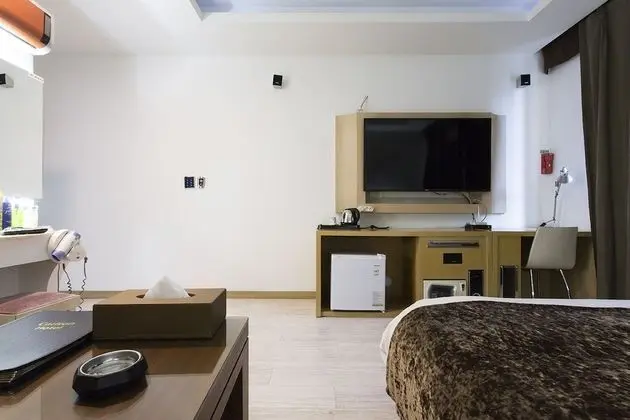 Deluxe Tek Büyük Yataklı Oda