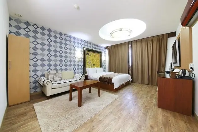 Deluxe Tek Büyük Yataklı Oda