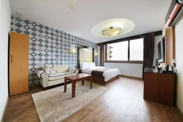 Deluxe Tek Büyük Yataklı Oda