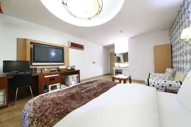 Deluxe Tek Büyük Yataklı Oda