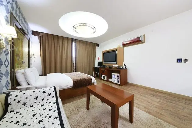 Deluxe Tek Büyük Yataklı Oda