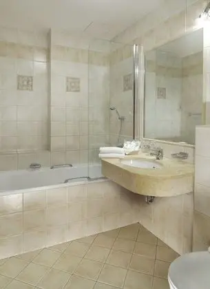 Standard Tek Büyük veya İki Ayrı Yataklı Oda