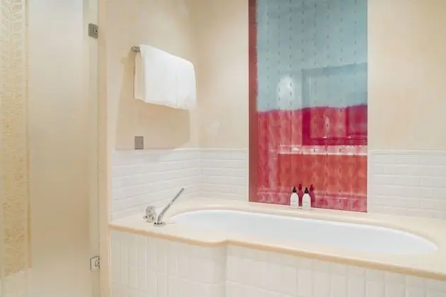 Deluxe Tek Büyük Yataklı Oda, Göl Manzaralı (35 m²)