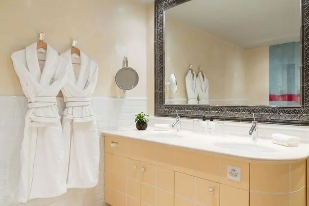 Deluxe Tek Büyük Yataklı Oda, Göl Manzaralı (35 m²)