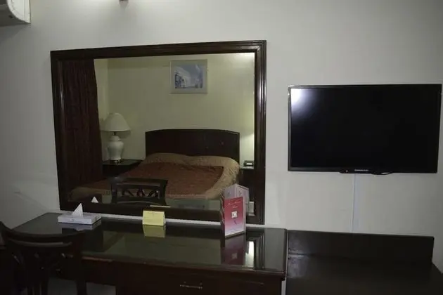 Standard Tek Büyük Yataklı Oda