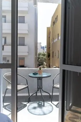 Carmel Beach House 1BR Suite w/ Roof 102