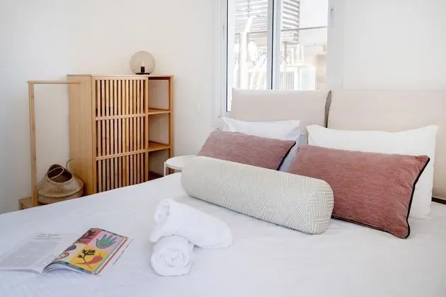 Carmel Beach House 2BR Suite w/ Roof 102\03