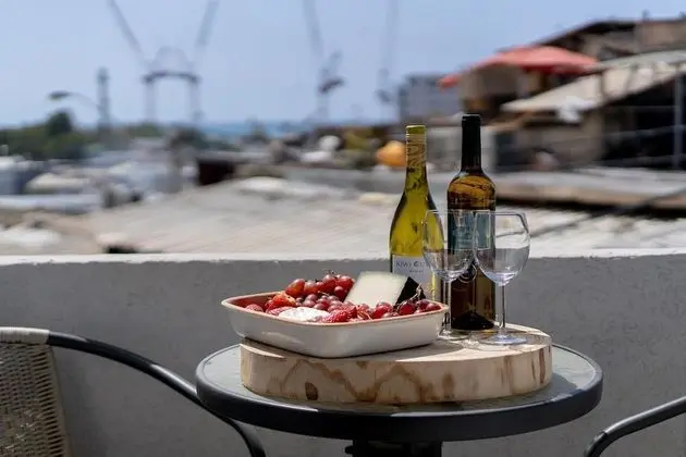 Carmel Beach House 2BR Suite w/ Roof 102\03