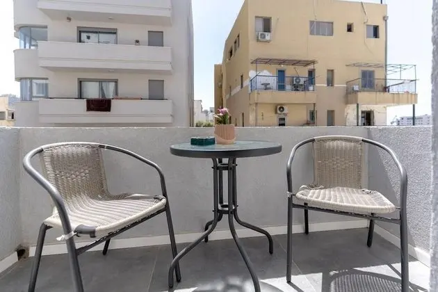 Carmel Beach House 2BR Suite w/ Roof 102\03