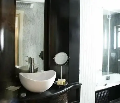 Deluxe Tek Büyük Yataklı Oda, Balkon