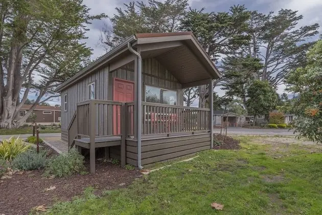 Studio Cottage with Wet Bar