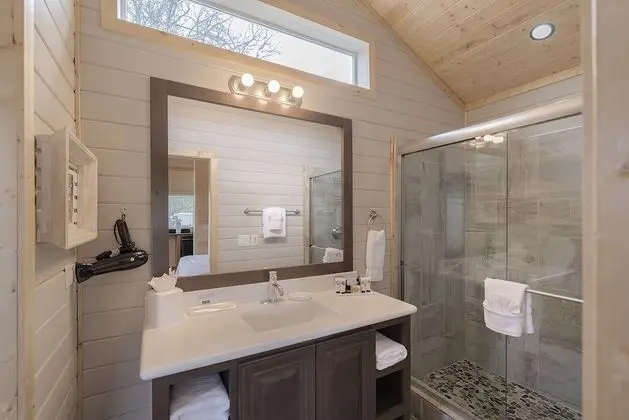Studio Cottage with Wet Bar