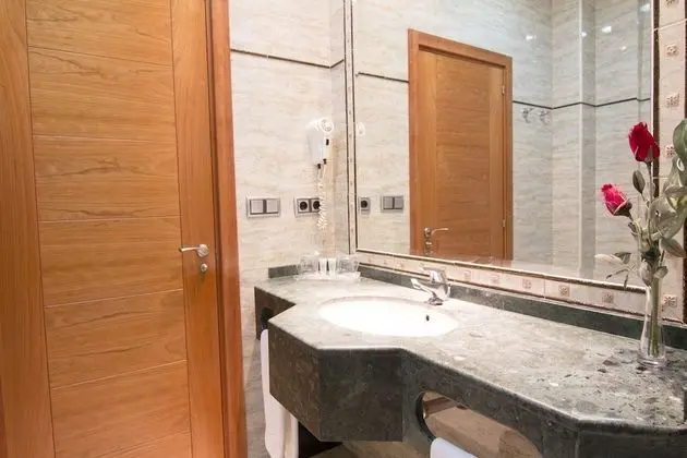 Tek Büyük Yataklı Oda