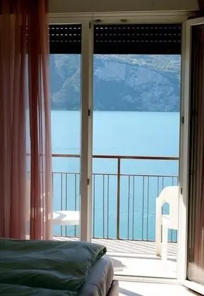 Superior Tek Büyük veya İki Ayrı Yataklı Oda, Göl Manzaralı