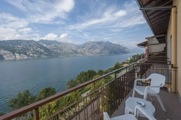 Superior Tek Büyük veya İki Ayrı Yataklı Oda, Göl Manzaralı