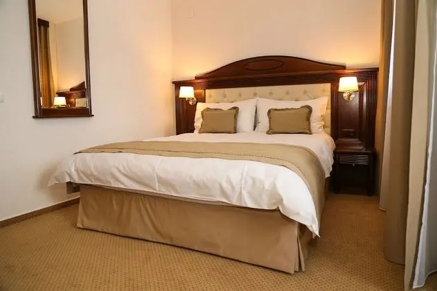 Balcony Suite 3***