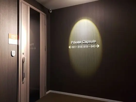 Oda, Sadece kadınlar için (Capsule A, must vacate room 10AM-3PM)