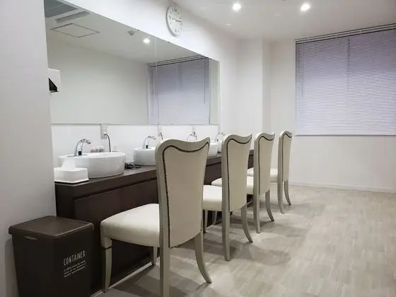 Oda, Sadece kadınlar için (Capsule A, must vacate room 10AM-3PM)