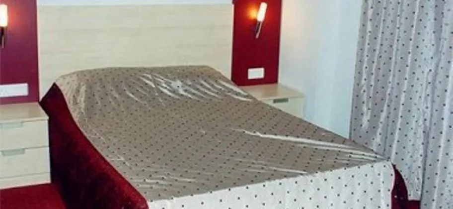 Twin, Kara ve Havuz Manzaralı, Balkonlu