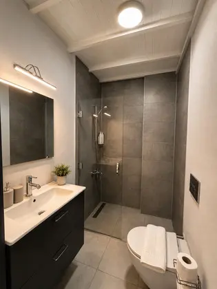 Standart Oda, Bahçe veya Sokak Manzaralı, 2. Kat Balkonlu