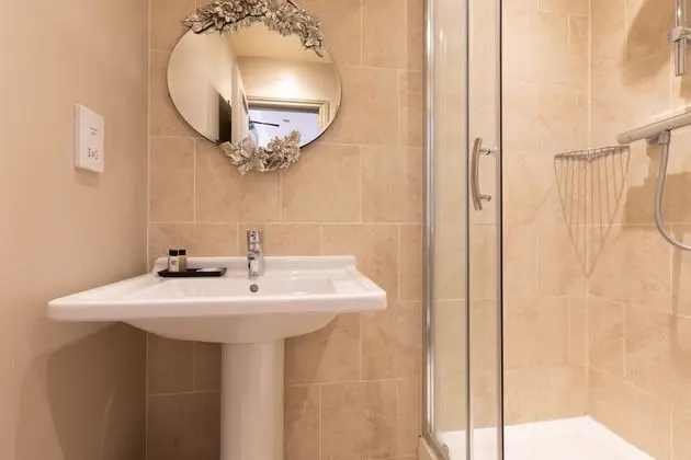 Classic Tek Büyük Yataklı Oda