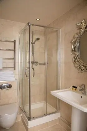 Classic Tek Büyük Yataklı Oda