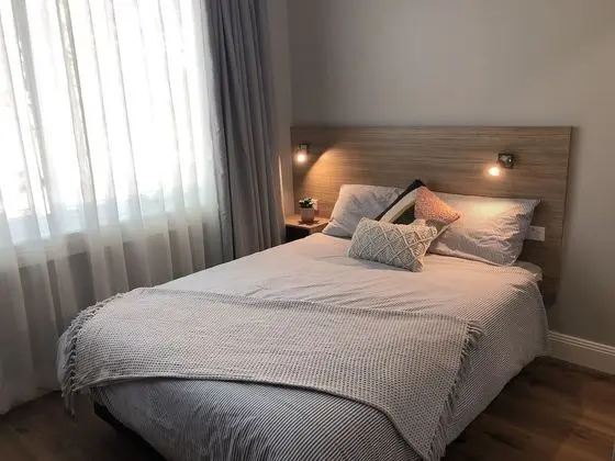 Tek Büyük Yataklı Oda, Ortak Banyo