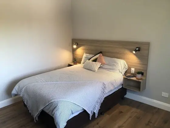 Tek Büyük Yataklı Oda, Ortak Banyo