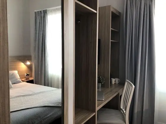 Üç Kişilik Oda, Ortak Banyo