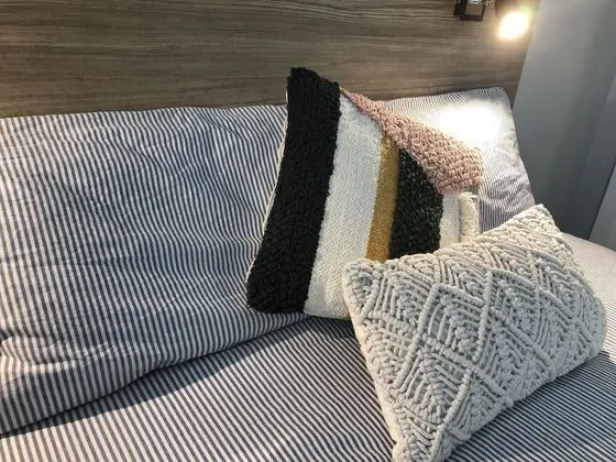 Üç Kişilik Oda, Ortak Banyo
